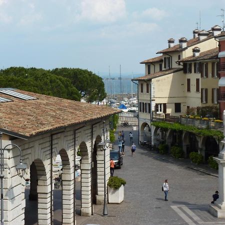 Appartamento Palazzo Del Provveditore Vista Lago Десенцано дел Гарда Екстериор снимка