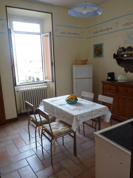 Appartamento Palazzo Del Provveditore Vista Lago Десенцано дел Гарда Екстериор снимка